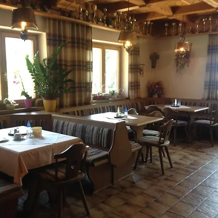 ファームステイ Weisssteinalm カプルーン